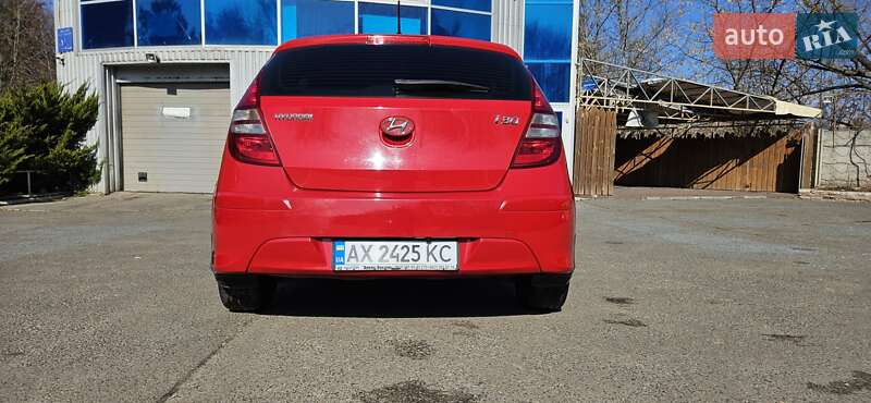 Хэтчбек Hyundai i30 2010 в Харькове