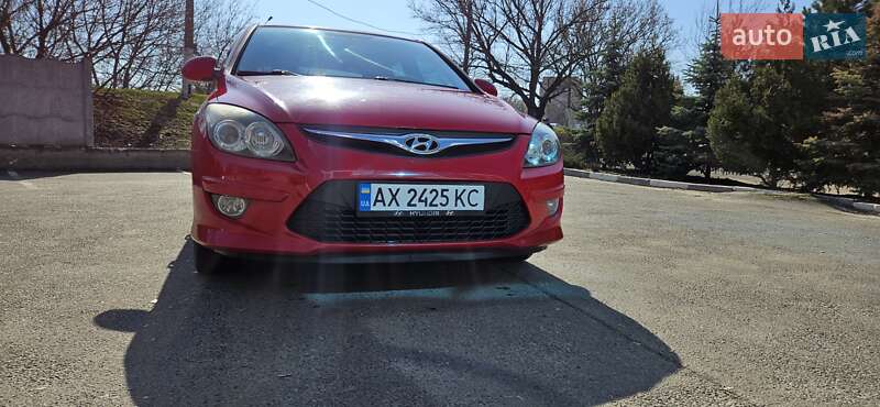 Хэтчбек Hyundai i30 2010 в Харькове