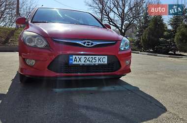 Хэтчбек Hyundai i30 2010 в 