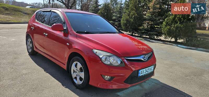 Хэтчбек Hyundai i30 2010 в Харькове