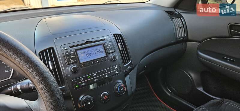Хэтчбек Hyundai i30 2010 в Харькове