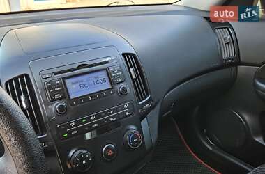 Хэтчбек Hyundai i30 2010 в 