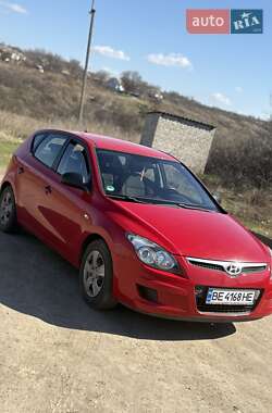Хетчбек Hyundai i30 2009 в 