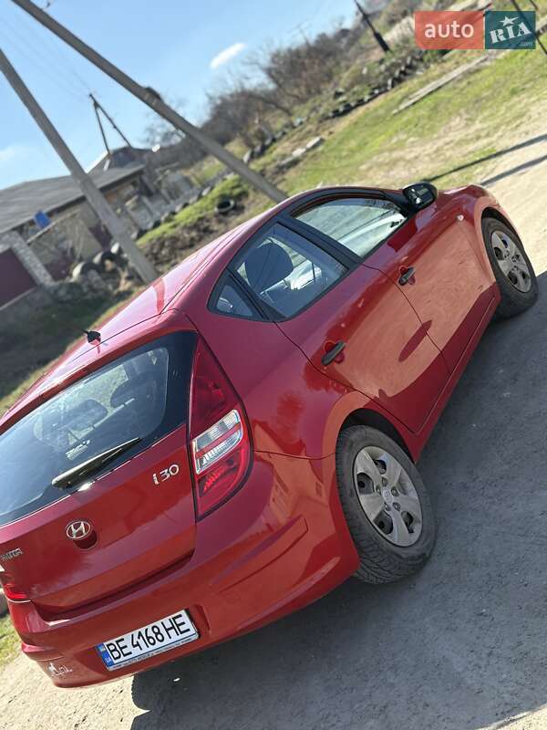 Хэтчбек Hyundai i30 2009 в Вознесенске