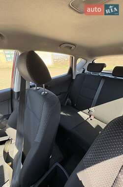 Хетчбек Hyundai i30 2009 в 