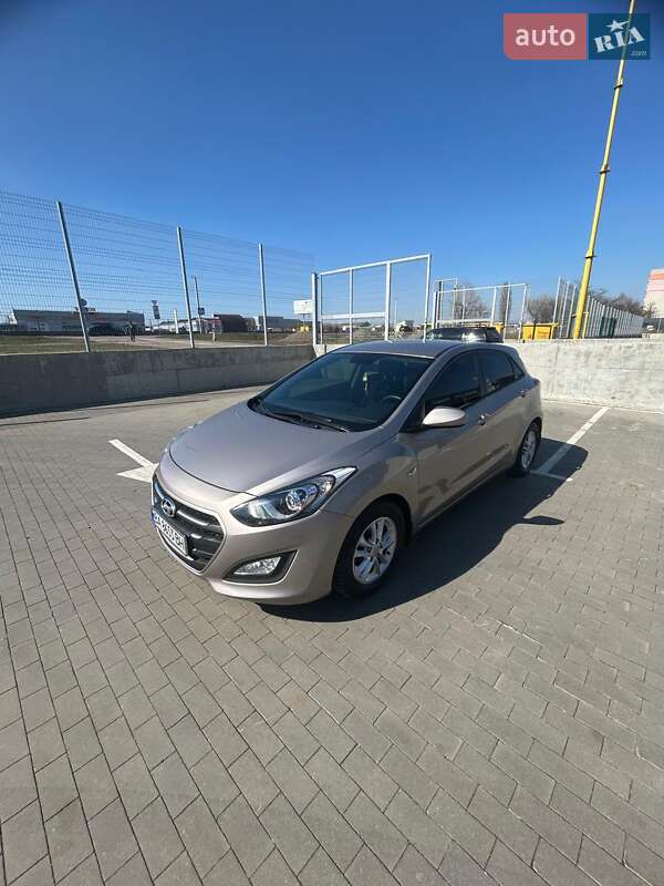 Хэтчбек Hyundai i30 2016 в Николаеве