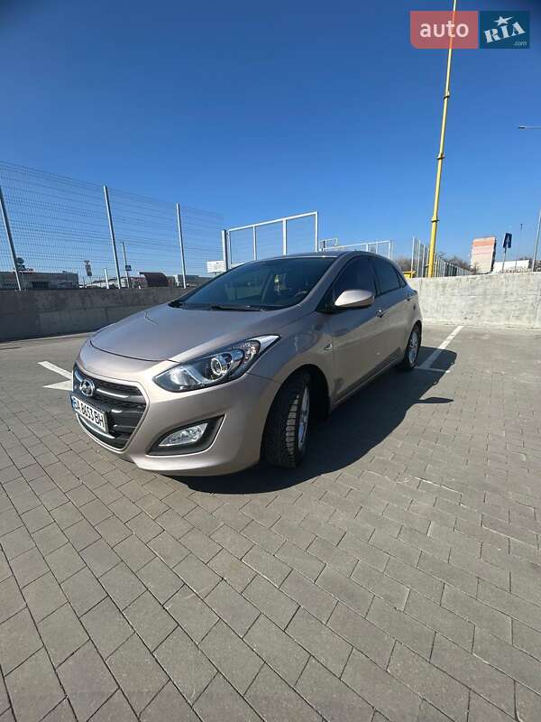 Хэтчбек Hyundai i30 2016 в Николаеве