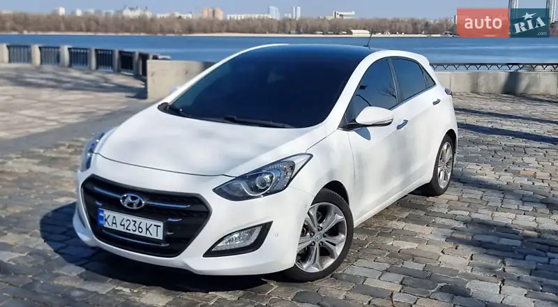 Хэтчбек Hyundai i30 2012 в 