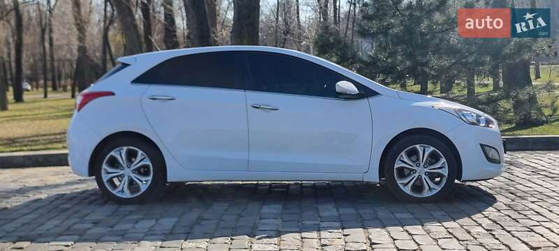 Хэтчбек Hyundai i30 2012 в Киеве