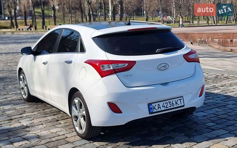 Хэтчбек Hyundai i30 2012 в Киеве