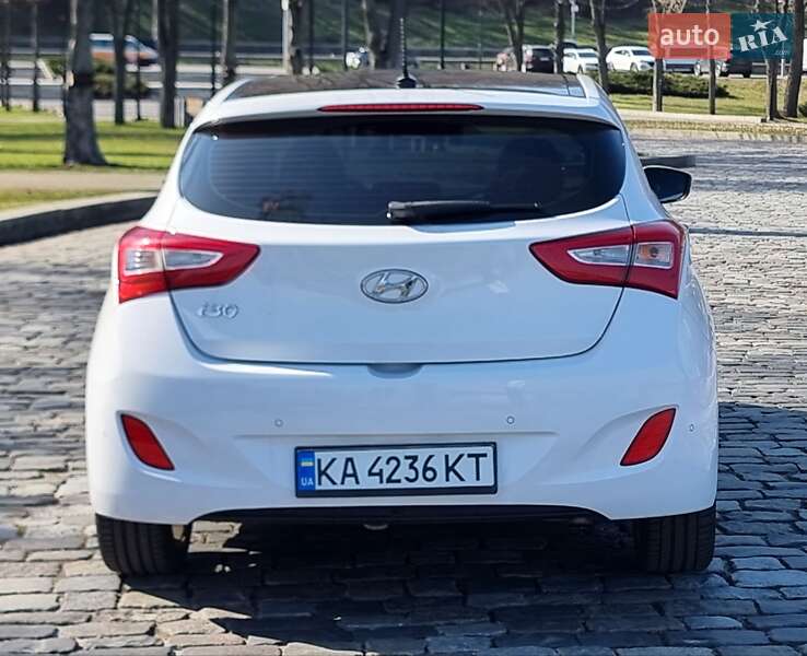 Хэтчбек Hyundai i30 2012 в Киеве