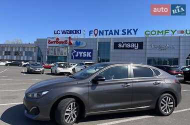 Хэтчбек Hyundai i30 2018 в 