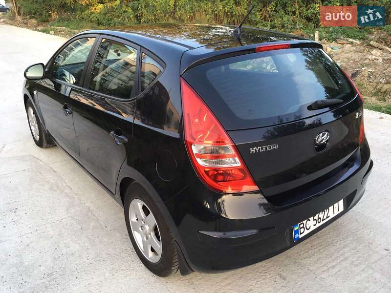 Хэтчбек Hyundai i30 2009 в Львове