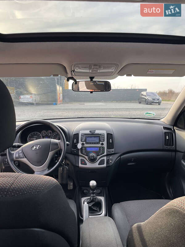 Хэтчбек Hyundai i30 2009 в Радехове