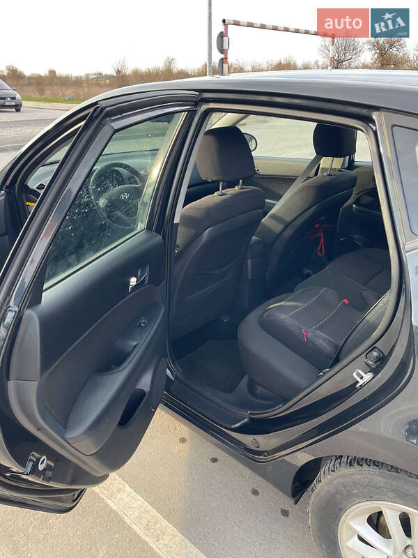Хэтчбек Hyundai i30 2009 в Радехове