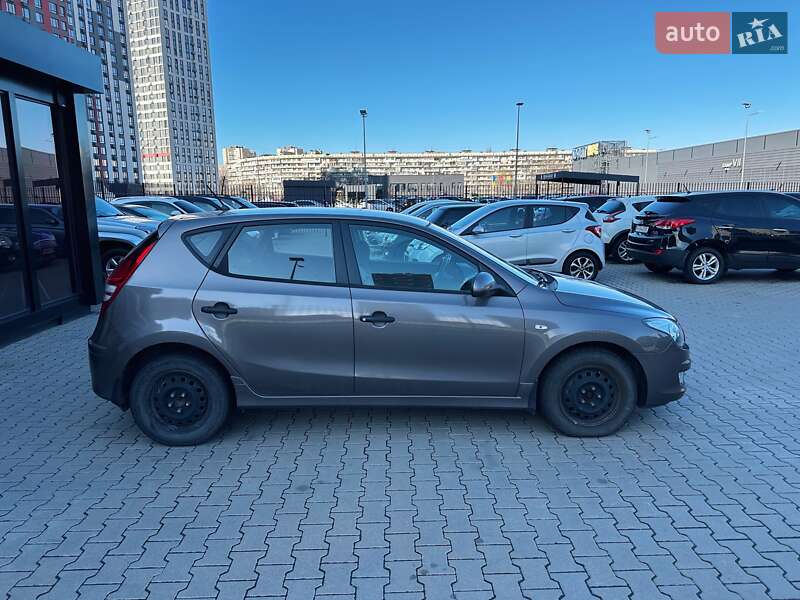 Хетчбек Hyundai i30 2011 в Києві