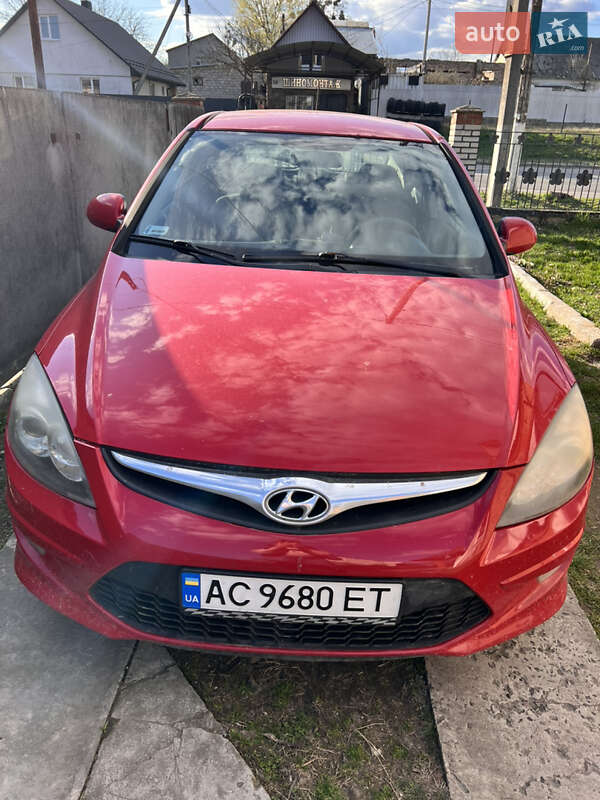 Хэтчбек Hyundai i30 2010 в 