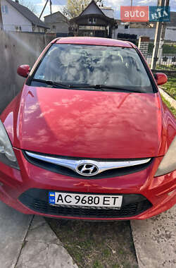 Хэтчбек Hyundai i30 2010 в 