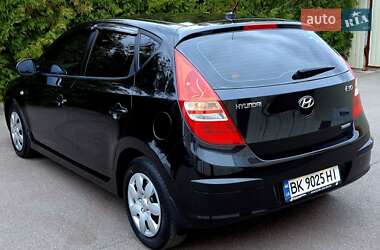Хетчбек Hyundai i30 2008 в 