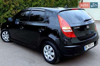 Хетчбек Hyundai i30 2008 в 
