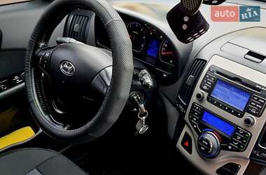 Хетчбек Hyundai i30 2008 в 