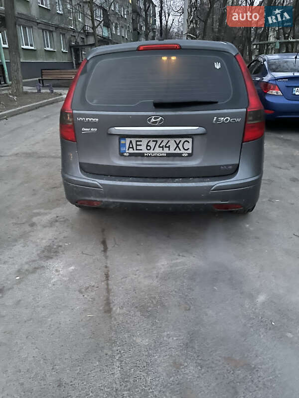 Універсал Hyundai i30 2010 в Дніпрі