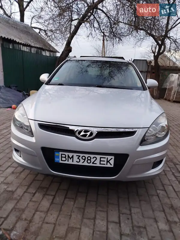 Хетчбек Hyundai i30 2009 в 