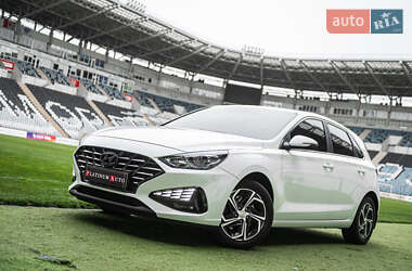 Хэтчбек Hyundai i30 2022 в 