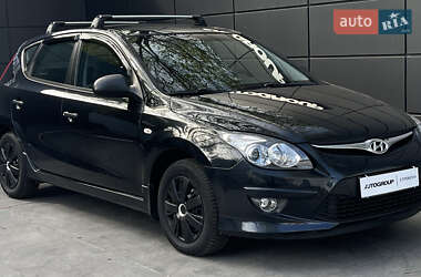 Хэтчбек Hyundai i30 2011 в 