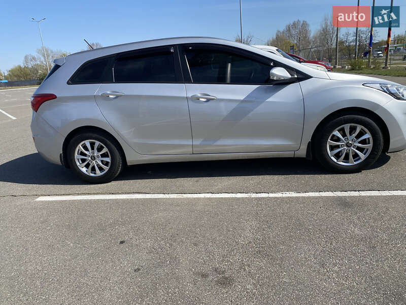 Универсал Hyundai i30 2013 в Киеве