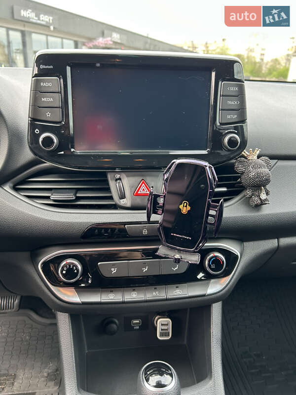 Хэтчбек Hyundai i30 2023 в Ужгороде