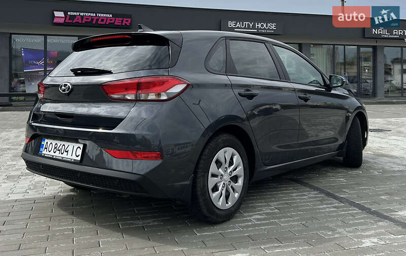 Хэтчбек Hyundai i30 2023 в Ужгороде