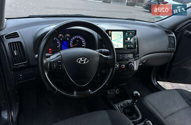 Хэтчбек Hyundai i30 2010 в 