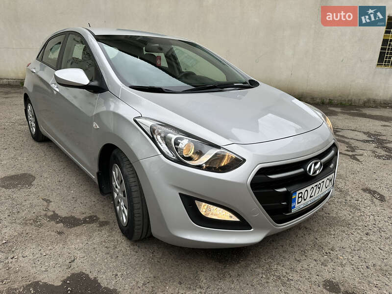 Хетчбек Hyundai i30 2016 в Чернівцях