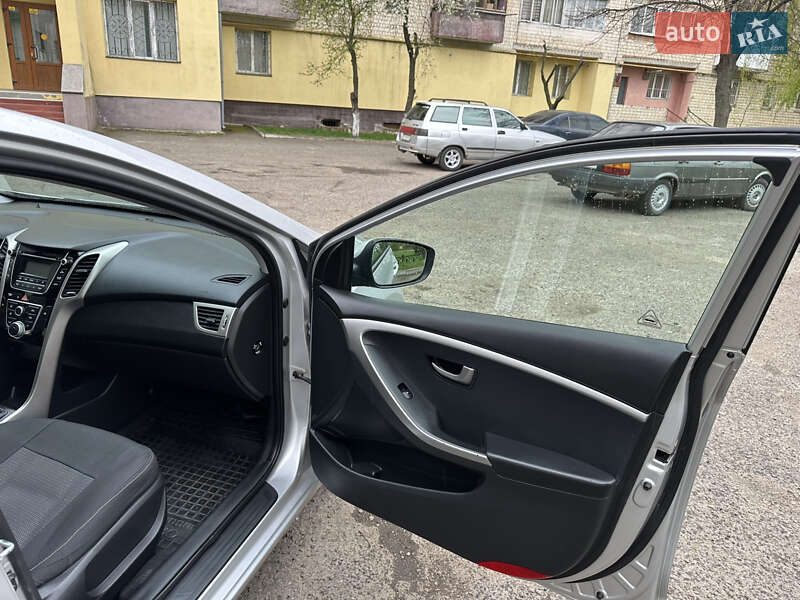 Хетчбек Hyundai i30 2016 в Чернівцях