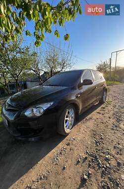 Хэтчбек Hyundai i30 2010 в 