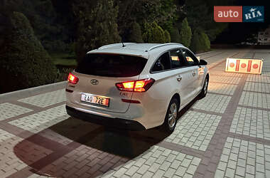 Универсал Hyundai i30 2018 в Измаиле