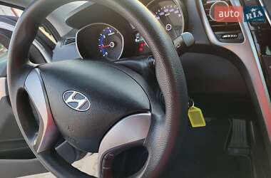 Хэтчбек Hyundai i30 2014 в 
