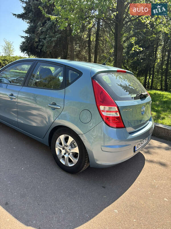 Хэтчбек Hyundai i30 2009 в Житомире