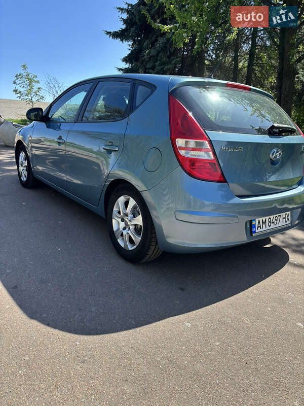 Хэтчбек Hyundai i30 2009 в Житомире