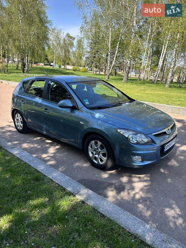 Хэтчбек Hyundai i30 2009 в Житомире