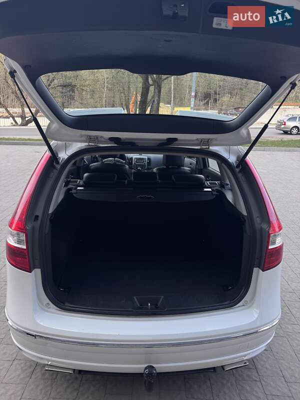 Універсал Hyundai i30 2008 в Новояворівську
