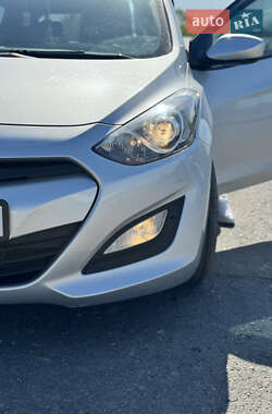 Хетчбек Hyundai i30 2012 в 