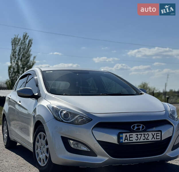 Хетчбек Hyundai i30 2012 в 
