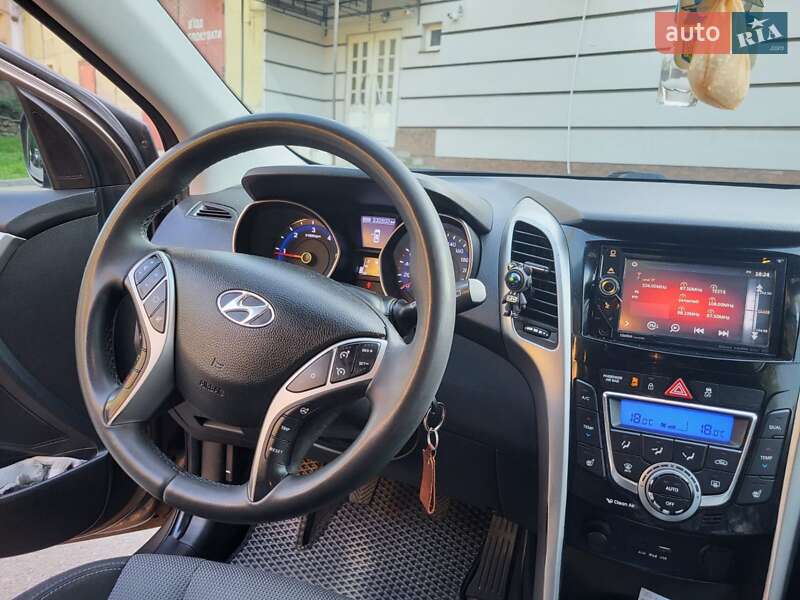 Универсал Hyundai i30 2015 в Калуше