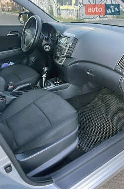 Хетчбек Hyundai i30 2011 в 