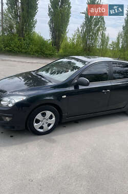 Хэтчбек Hyundai i30 2011 в 