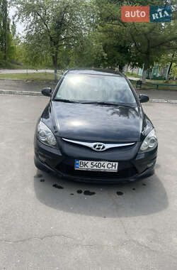 Хэтчбек Hyundai i30 2011 в 