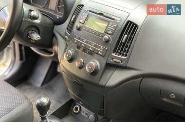 Хэтчбек Hyundai i30 2010 в 