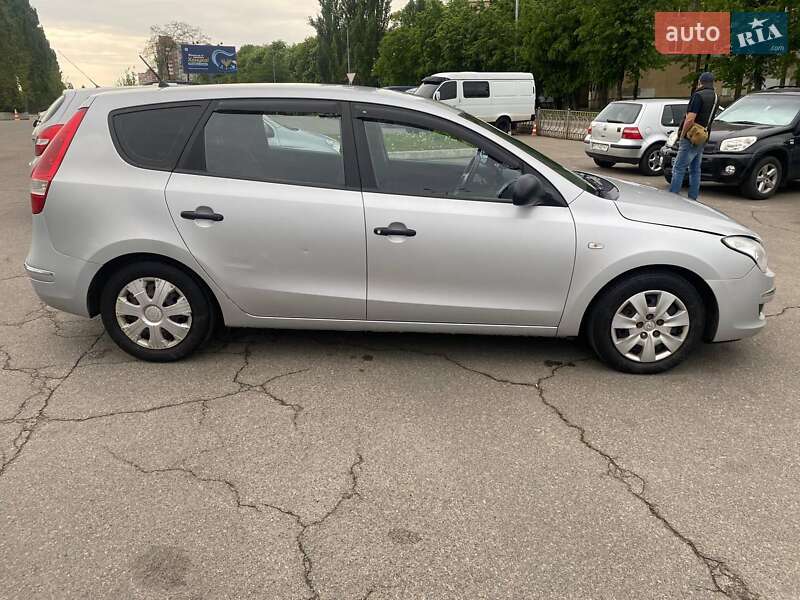 Універсал Hyundai i30 2008 в Києві